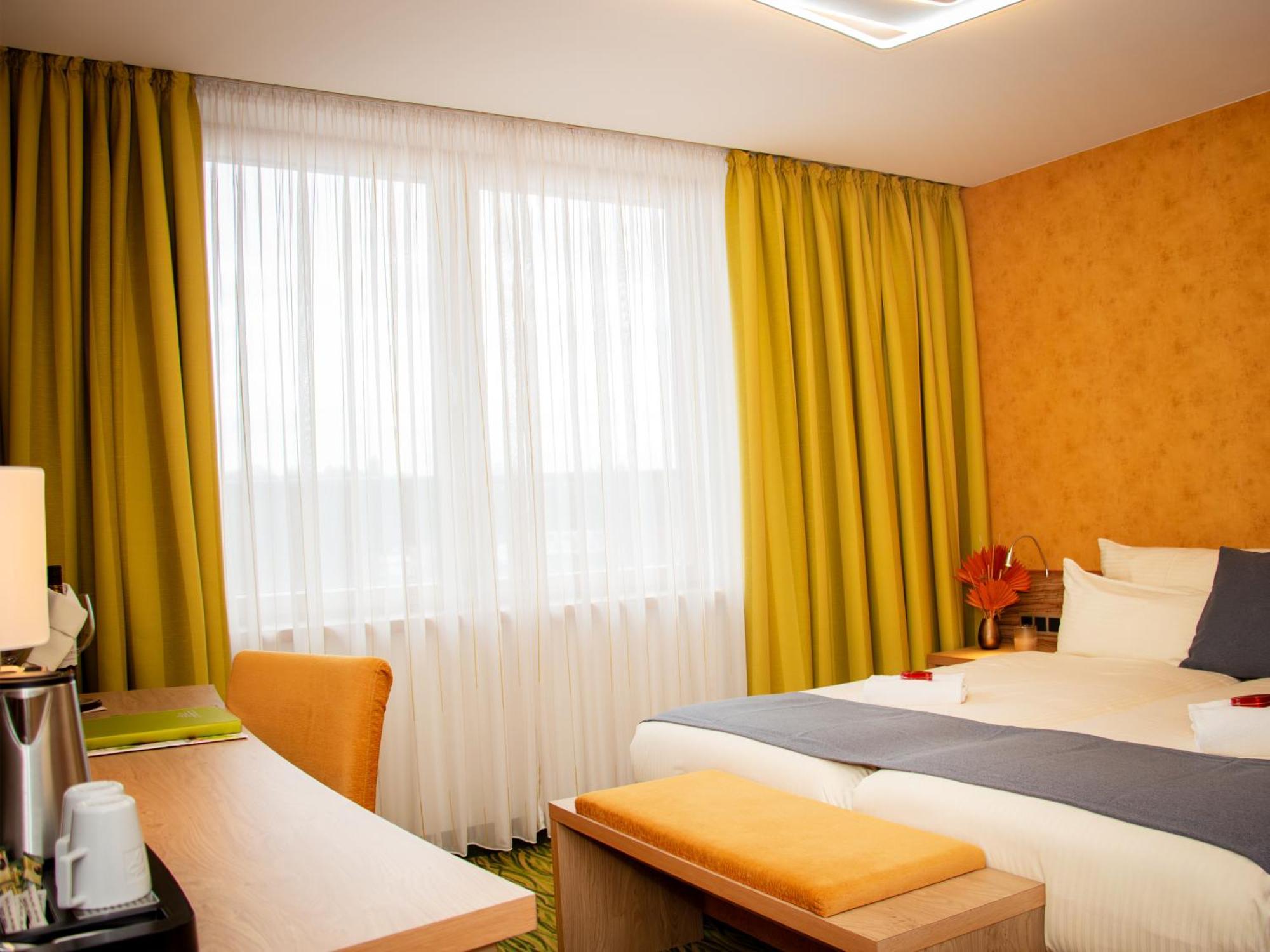Hotel Bildungsblick Kirchseeon Exterior foto